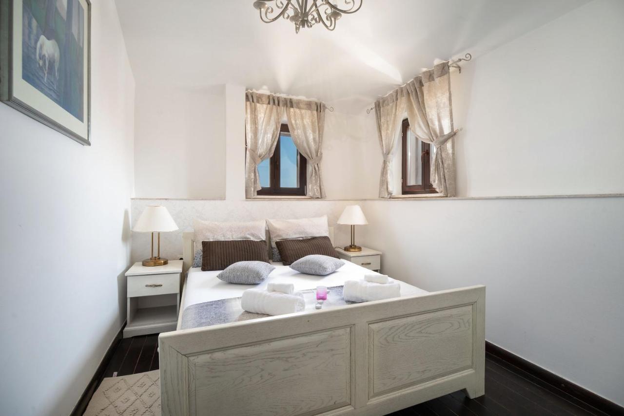 Luxury Apartments Perko Kastela Exterior photo